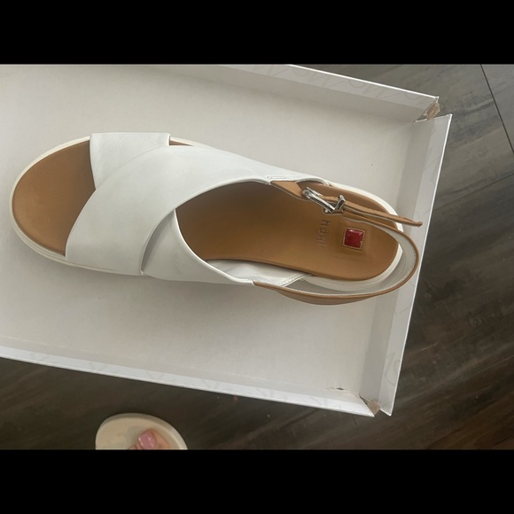 Sandals - Picture 6 of 7